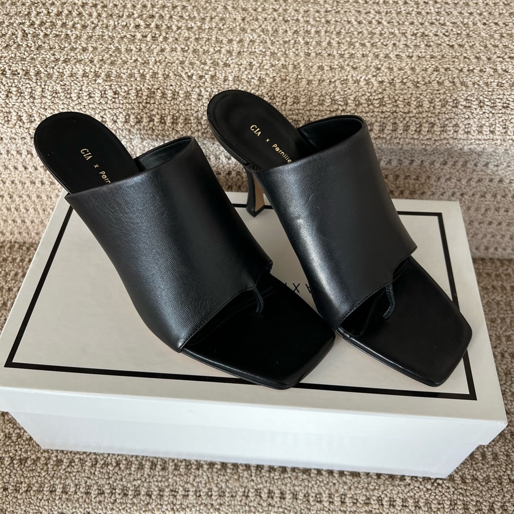GIA X PERNILLE TEISBAEK
PERNI 02 WOMENS LEATHER SLIP-ON MULES